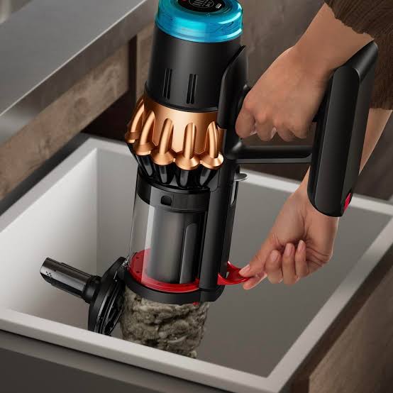 Aspirateur balai dyson v16